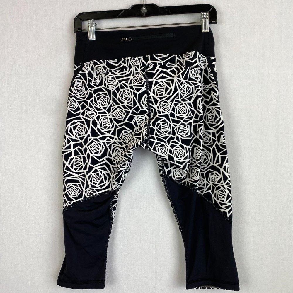 Lululemon Pattern Print Capri - image 7